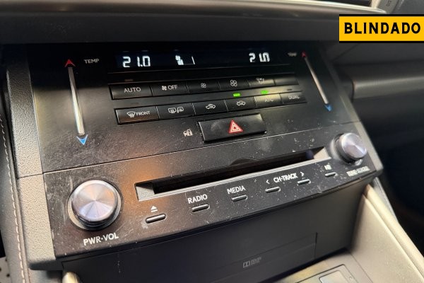 LEXUS IS250 F-SPORT 2.5 V6 24V GASOLINA 4P AUTOMÁTICO 2013/2014